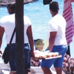 Χανιά: Τέσσερις συλλήψεις σε παραλίες | Πλανόδιοι πωλητές και μασέρ στο στόχαστρο της Τουριστικής Αστυνομίας