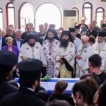 Ρέθυμνο: Βαθιά οδύνη στο τελευταίο «αντίο» στον 25χρονο πυροσβέστη (φωτο)