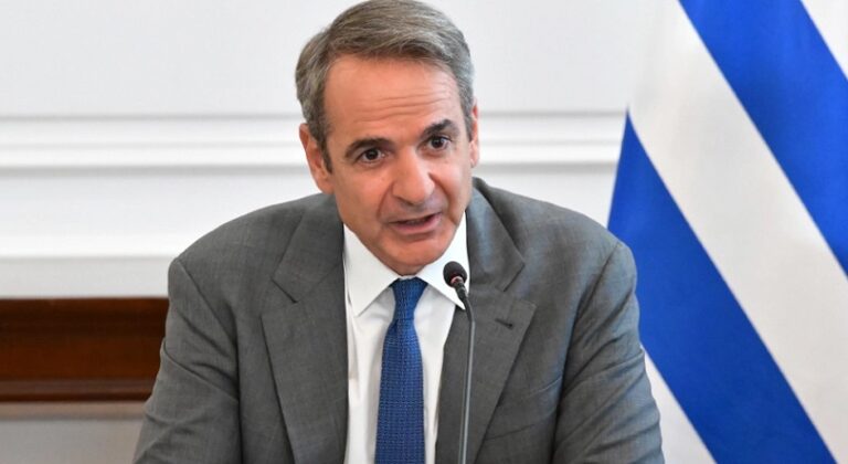 Μητσοτάκης στο υπουργικό: Έχουμε μπροστά μας δύσκολες ημέρες με τις φωτιές, στεκόμαστε στο πλευρό των οικογενειών των πυροσβεστών
