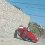 Χανιά: Αυτοκίνητο αναποδογύρισε σε χωριό του Αποκόρωνα (φώτο)