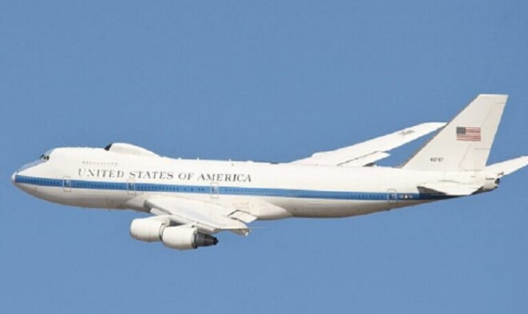 Χανιά: Boeing E-4B “Nightwatch” της Πολεμικής Αεροπορίας των ΗΠΑ στη Σούδα