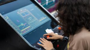 Το Summer Gaming Festival γέμισε την παραλία ΑΚΤΗ με παιχνίδι, μουσική και υψηλά σκορ