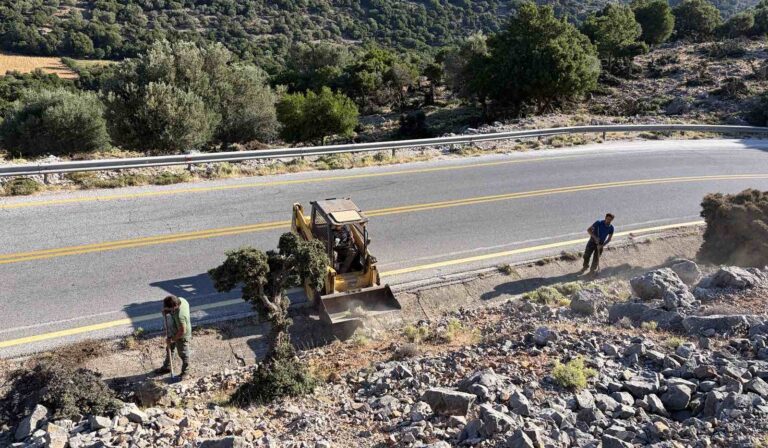 Ολοκληρώθηκε ο καθαρισμός του επαρχιακού οδικού δικτύου του Δήμου Σφακίων από φερτά υλικά