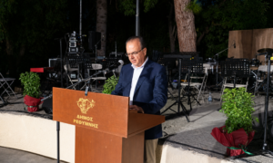 Με έμφαση στην παράδοση, τον πολιτισμό και τα τοπικά προϊόντα άνοιξε η Γιορτή Κρητικής Διατροφής στο Ρέθυμνο