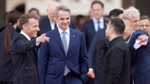 Ο Κυρ. Μητσοτάκης στο Παρίσι στην συνάντηση της Συμμαχίας των Προθύμων για την Ουκρανία