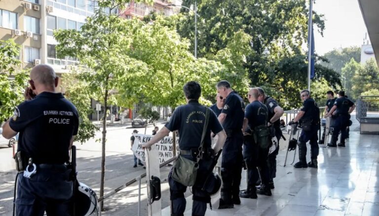 Βάγια Νέστορα: Στον εισαγγελέα οι τρεις κατηγορούμενοι, αναζητούνται ακόμη τρία άτομα – Το λάθος που οδήγησε στις συλλήψεις