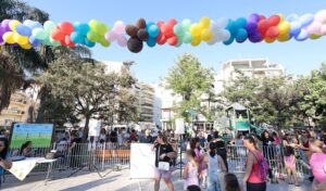 Παραδόθηκε σε χρήση η νέα παιδική χαρά στην πλατεία Νικαίας