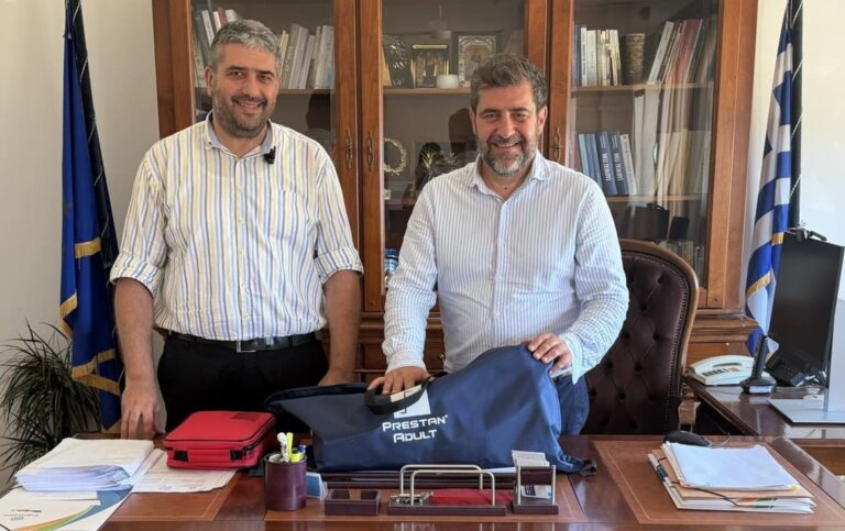 Προσφορά απινιδωτών και προπλασμάτων εκπαίδευσης από τον Αντιπεριφερειάρχη Λασιθίου