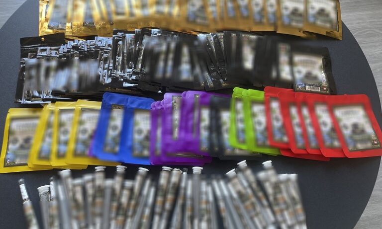 Κρήτη: Μπήκε λουκέτο από την ΕΛ.ΑΣ. σε επιχείρηση ναρκωτικών (φώτο)