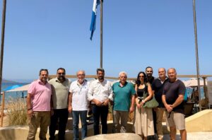Νέα Χώρα: Επέστρεψε η «Γαλάζια Σημαία» μετά τους ελέγχους – Τι έδειξαν οι μετρήσεις σε νερό και άμμο
