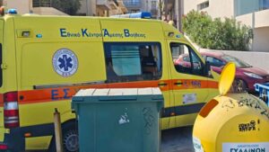 Άνδρας εντοπίστηκε χωρίς τις αισθήσεις του δίπλα σε κάδους απορριμμάτων