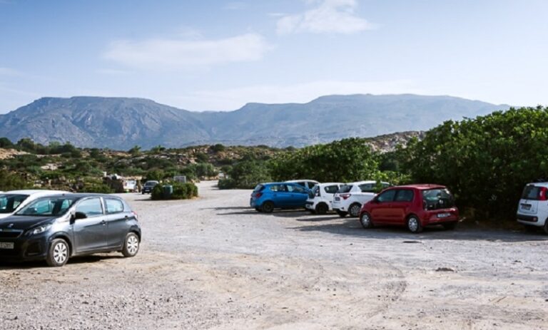 Χανιά: Δύο συλλήψεις για άγρα πελατών στο Λαφονήσι