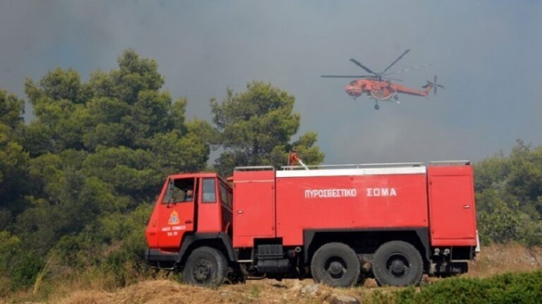 Μαίνονται τα πύρινα μέτωπα σε Βοιωτία, Πόρτο Γερμενό και Αίγιο