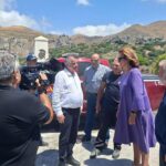 Η Ντόρα Μπακογιάννη στις πυρόπληκτες περιοχές του Ρεθύμνου (φώτο)