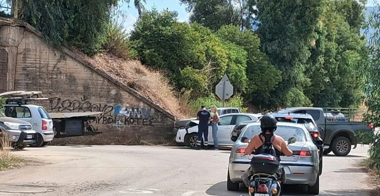 Χανιά: Τροχαίο ατύχημα στις Μουρνιές | Στο νοσοκομείο μια γυναίκα (φώτο)