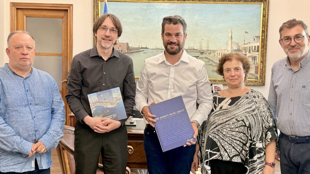 Χανιά: Διεθνής πυρήνας για το έργο του Μίκη Θεοδωράκη – Συνεργασία Δήμου με τον εκδοτικό οίκο Schott