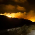 Σητεία: Ολονύκτια μάχη με τη φωτιά – Ισχυρές δυνάμεις στο μέτωπο |video