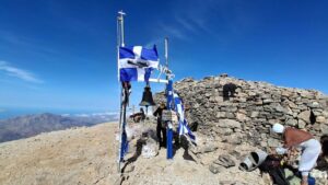 Το Kriti24.gr στην γιορτή του Τιμίου Σταυρού στην κορυφή του Ψηλορείτη (φώτο & video)