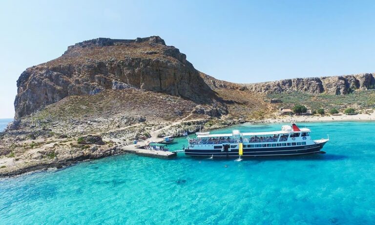 Συνάντηση Δήμου Κισσάμου με ιδιοκτήτες ημερόπλοιων για τη διαχείριση της επισκεψιμότητας στον Μπάλο