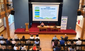 Επίσημη έναρξη του All Crete Blue Green στα Χανιά | Με επιτυχία οι ελληνικές και αγγλόφωνες συνεδρίες στο ΚΑΜ