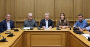 Υπογραφή σύμβασης για τη χρηματοδότηση καρτών μετακίνησης των φοιτητών στο Ηράκλειο