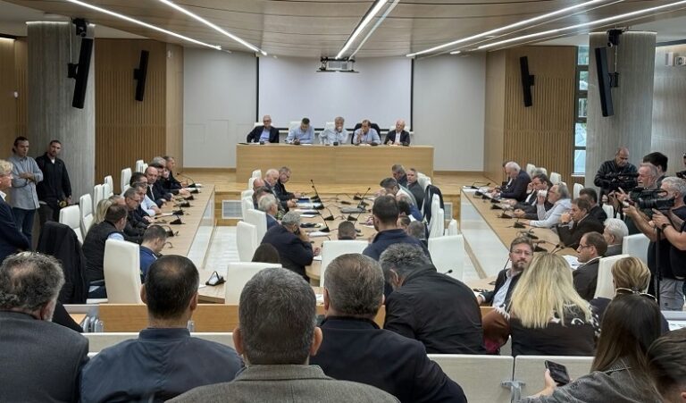 Στην Κρήτη κυβερνητικό κλιμάκιο – Σύσκεψη στην Περιφέρεια και αυτοψία στις πληγείσες περιοχές
