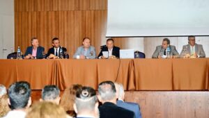 Σταύρος Αρναουτάκης: «Επένδυση στο ανθρώπινο κεφάλαιο και στα μεγάλα έργα υποδομής το κλειδί για τον βιώσιμο τουρισμό της Κρήτης»