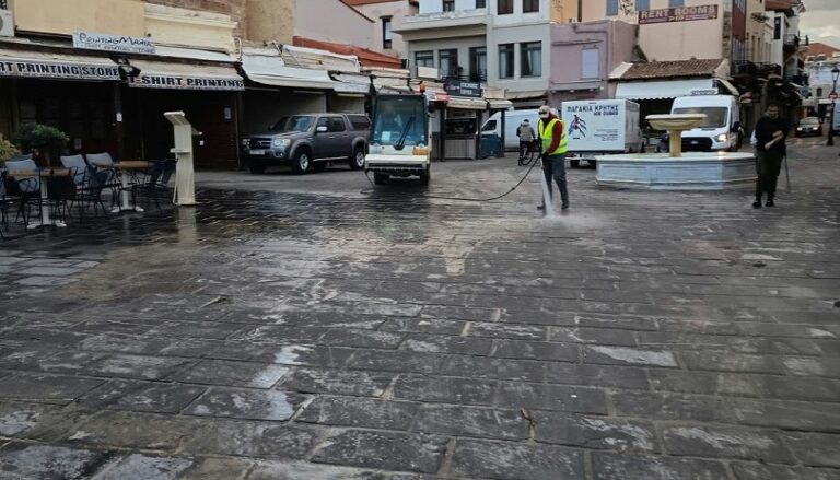Χανιά: Ολοκληρώθηκαν οι εργασίες καθαρισμού στο Ενετικό Λιμάνι και την Ακτή Παπανικολή, μετά την πρόσφατη κακοκαιρία (φώτο)
