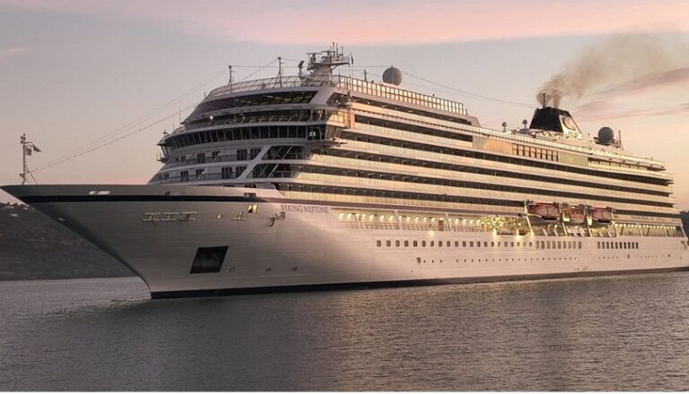 Χανιά: Στη Σούδα το «Viking Neptune» με 910 επιβάτες