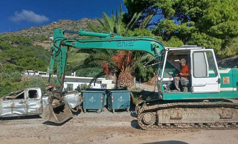 Λασίθι: Μάχη με τις λάσπες και τις καταστροφές μετά τη θεομηνία
