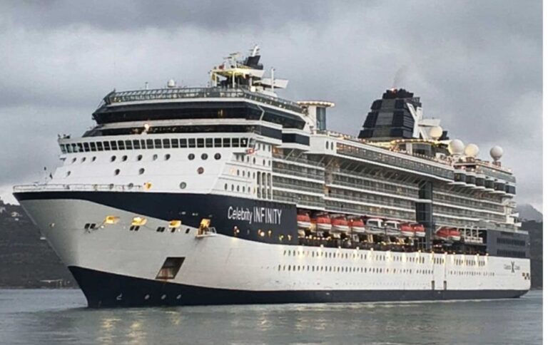 Στη Σούδα το Celebrity Infinity με 2.195 επιβάτες