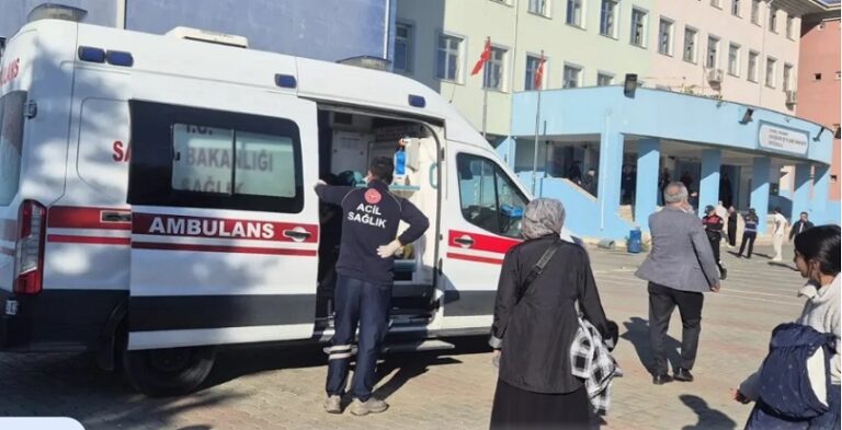 Τρόμος στην Κωνσταντινούπολη: 15χρονη μαχαίρωσε 8 μαθήτριες σε σχολείο, σε σοβαρή κατάσταση οι 3